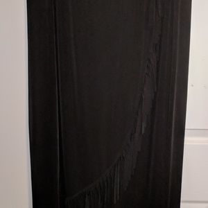 Take a close look--awesome black skirt!!